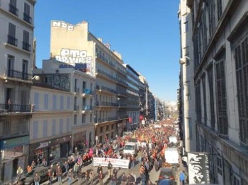Μεγάλη η διαδήλωση στη Μασσαλία