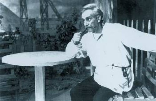 Ο σπουδαίος ηθοποιός Αντώνης Γιαννίδης στο έργο του Αλεξάντερ Καρνετσούκ «Μακάρ Ντουμπράβα»