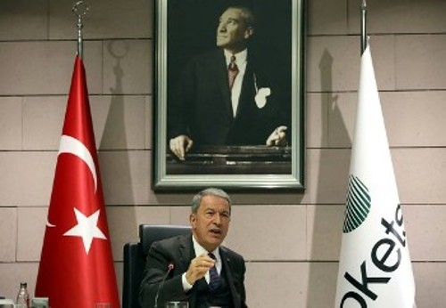 Ο Τούρκος υπουργός Αμυνας Χ. Ακάρ