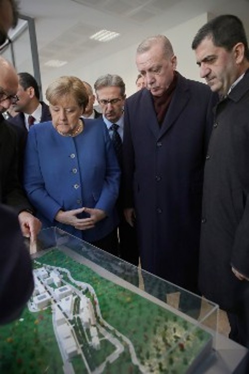 Οι δύο ηγέτες εγκαινίασαν μαζί μια νέα πανεπιστημιούπολη στην Κωνσταντινούπολη