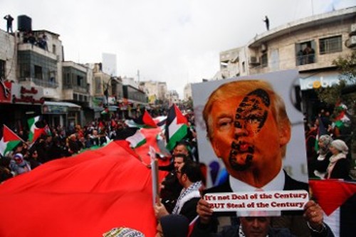 Από τις διαδηλώσεις στη Δυτική Οχθη ενάντια στο αμερικανικό σχέδιο