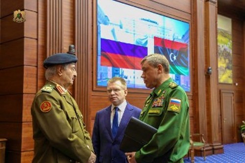 Από την επίσκεψη του στρατηγού Χ. Χάφταρ στη Μόσχα