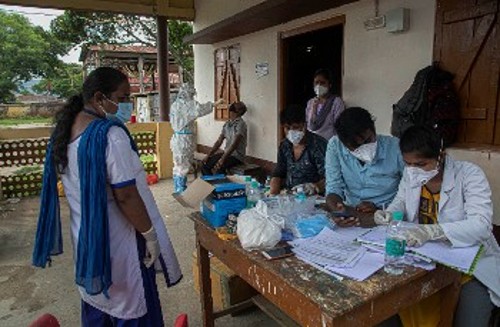 Κέντρο διεξαγωγής τεστ για τον κορονοϊό στην Ινδία