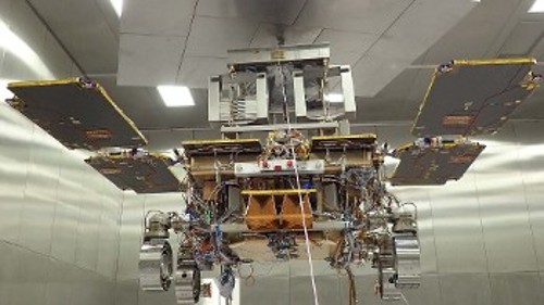 Το ρόβερ «Ρόζαλιντ Φράνκλιν» της αποστολής «ExoMars», πριν από την αντικατάσταση των φωτοβολταϊκών πάνελ του με άλλα ανθεκτικότερα