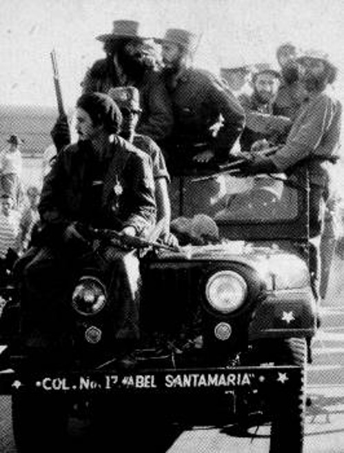 Οι επαναστάτες με επικεφαλής τους Φιντέλ και Καμίλο μπαίνουν στην Αβάνα στις 8 Γενάρη 1959
