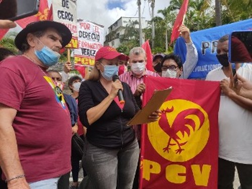 Από πρόσφατη διαμαρτυρία του ΚΚ Βενεζουέλας έξω από την κρατική τηλεόραση