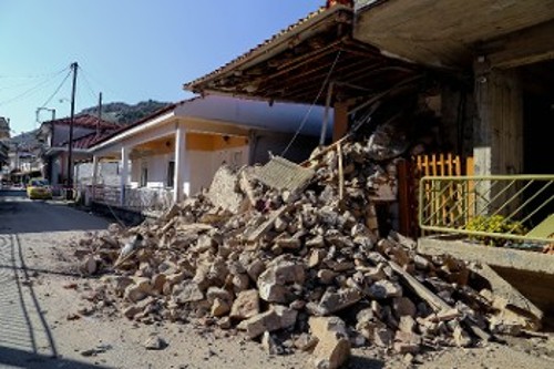 Παρατημένοι έχουν αφεθεί οι σεισμόπληκτοι της Θεσσαλίας