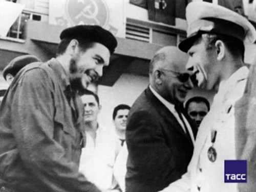 Κατά τη διεθνή περιοδεία του, τον Ιούλη του 1961, ο Γιούρι Γκαγκάριν συναντήθηκε στην Αβάνα και με τον Τσε Γκεβάρα
