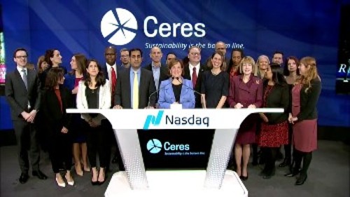 Η διευθύνουσα σύμβουλος της «Ceres» χτυπά το κουδούνι του Nasdaq στις 13 Δεκέμβρη 2018