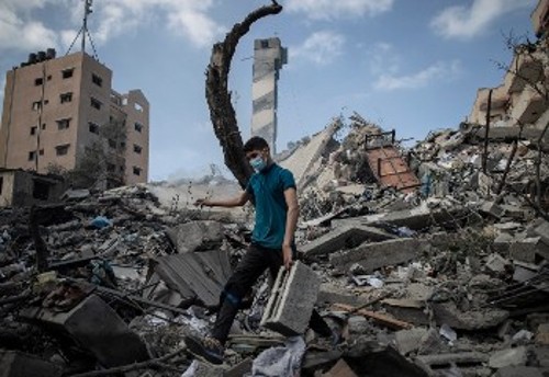 Από τους συχνούς ισραηλινούς βομβαρδισμούς κατά αμάχων στην πολύπαθη Γάζα