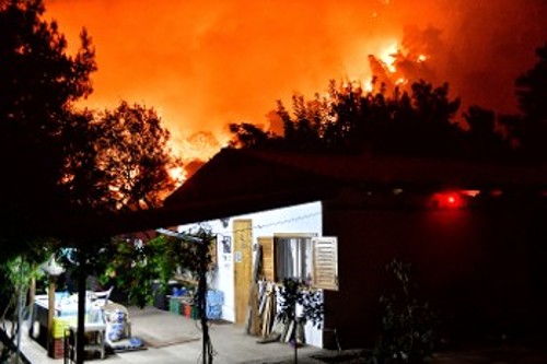 Από την πρόσφατη φωτιά στον Σχίνο Κορινθίας, όπου έγιναν κάρβουνο χιλιάδες στρέμματα στα Γεράνεια Ορη