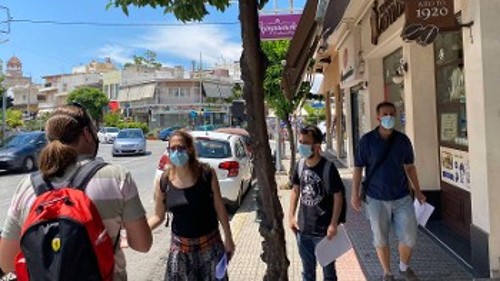 Μαζική εξόρμηση σε γειτονιές της Αθήνας με το απεργιακό κάλεσμα