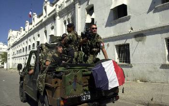 Η επέμβαση των Γάλλων και των Αμερικάνων ιμπεριαλιστών το Μάρτη του 2004 στην Αϊτή, για την ανατροπή του προέδρου Αριστίντ, για την RSF, απλά, δεν υπήρξε ποτέ...