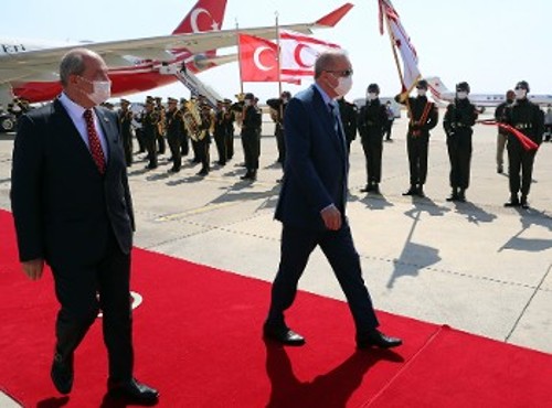 ΗΠΑ - ΝΑΤΟ - ΕΕ στρώνουν το έδαφος για να ενταθεί η τουρκική προκλητικότητα (φωτ. από τη φιέστα στην κατεχόμενη Κύπρο)