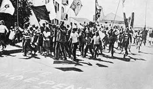 Διαδήλωση Αλγερινών φοιτητών το καλοκαίρι του 1962 στο Αλγέρι