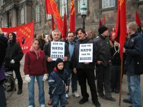 Από αντιπολεμικές διαδηλώσεις στην Κοπεγχάγη το Μάρτη του 2004 με τη συμμετοχή και Ελλήνων μεταναστών
