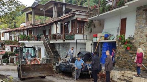 Στη Ζαγορά στο πλευρό των πληγέντων βρέθηκε κλιμάκιο του ΚΚΕ