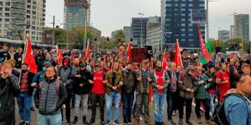 Μέλη του Νέου ΚΚ Ολλανδίας και του Κινήματος Κομμουνιστικής Νεολαίας συμμετείχαν στη λαϊκή κινητοποίηση