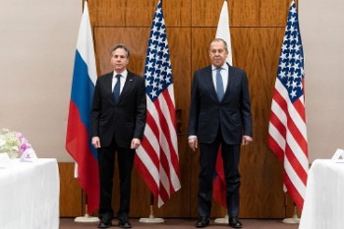 ΗΠΑ και Ρωσία προσπαθούν να «ντύσουν» με τα δικά τους προσχήματα την ιμπεριαλιστική αντιπαράθεση (φωτ. από την τελευταία συνάντηση των ΥΠΕΞ των δύο χωρών)