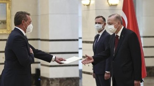 Ο νέος πρέσβης των ΗΠΑ καταθέτει τα διαπιστευτήριά του στον Πρόεδρο της Τουρκίας