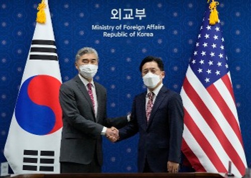 Από τις επαφές του ειδικού απεσταλμένου των ΗΠΑ για την Κορεατική Χερσόνησο με αξιωματούχους της Ν. Κορέας