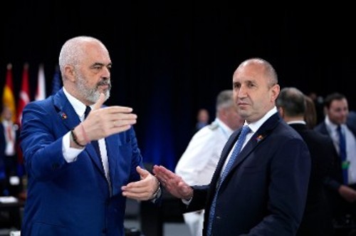 Ο Αλβανός πρωθυπουργός με τον Βούλγαρο Πρόεδρο στην πρόσφατη Σύνοδο Κορυφής του ΝΑΤΟ