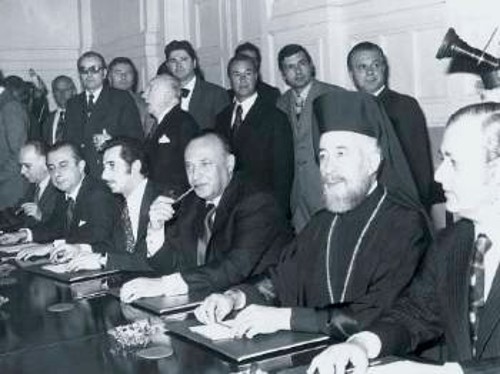 Ο Μακάριος, σε σύσκεψη στην Αθήνα με την κυβέρνηση Καραμανλή, τον Νοέμβρη του 1974, πριν επιστρέψει στην Κύπρο
