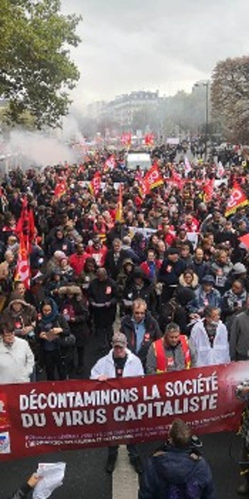 Από την απεργιακή διαδήλωση στο Παρίσι