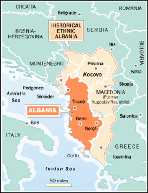 Ενας από τους γνωστούς τάχα «ιστορικούς» χάρτες που κυκλοφορούν στο ίντερνετ σε σχέση με τη «Μεγάλη Αλβανία». Εδώ εμφανίζεται, μεταξύ άλλων, να της «ανήκει» τμήμα της βορειοδυτικής Ελλάδας...