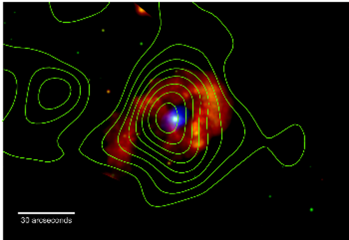 Ο ήτα Τρόπιδος εκπέμπει μεγάλες ποσότητες ακτίνων Χ, όπως καταγράφεται σε αυτήν την εικόνα από το διαστημικό τηλεσκόπιο ακτίνων Χ, Chandra. Η πηγή τους είναι ξεκάθαρα ο ήτα Τρόπιδος. Με τις πράσινες γραμμές φαίνονται τα ωστικά κύματα στην περιοχή σύγκρουσης των αστρικών ανέμων των δύο άστρων, που επιταχύνουν υποατομικά σωματίδια σε ταχύτητες που πλησιάζουν την ταχύτητα του φωτός