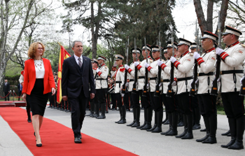 Από τη χτεσινή επίσκεψη του Τούρκου υπουργού Αμυνας στα Σκόπια