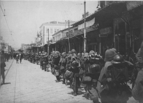Νοέμβρης 1916: Αποβίβαση γαλλικών στρατιωτικών τμημάτων στην ακτή Μιαούλη στον Πειραιά