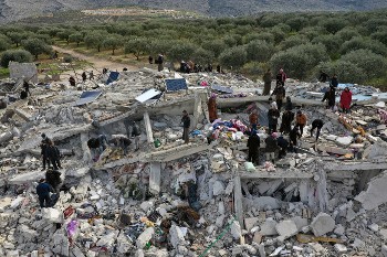 Αποψη της καταστροφής στη συριακή επαρχία Ιντλίμπ