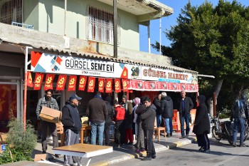 Το Στέκι Γειτονιάς του ΤΚΡ στο Ισκεντερούν έγινε κι αυτό Κέντρο Αλληλεγγύης για τους σεισμόπληκτους