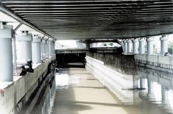 Κακοτεχνίες και κατασκευή έργων με τα υδρολογικά δεδομένα του 1972, απειλούν με νέες πλημμύρες τον Κηφισό, όπως αποκάλυψε πρόσφατα ο «Ρ»