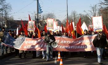 Από κινητοποίηση του ΚΚΕ στο Στρασβούργο, ενάντια στο αντικομμουνιστικό μνημόνιο της ΕΕ, το Γενάρη του 2006