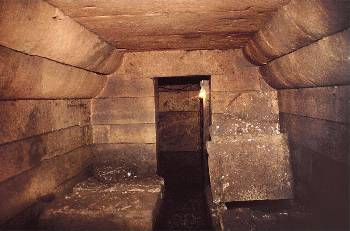Μνημειακός τάφος στον αρχαιολογικό χώρο της Απτέρας