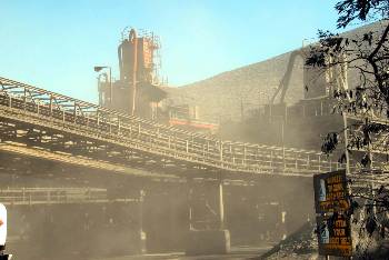 Η ρύπανση από το εργοστάσιο της ΑΓΕΤ στο Αλιβέρι συνεχίζεται με στήριξη των αστικών κυβερνήσεων και δημοτικών αρχών