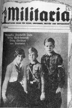Η οργανώτρια του παιδομαζώματος Φρειδερίκη, σε νεαρή ηλικία με τ' αδέλφια της, φορώντας τις στολές βαθμοφόρων, εθελοντές στη ναζιστική Νεολαία. Είναι ακόμη η εποχή, που δεν ήταν υποχρεωτική η συμμετοχή των Γερμανοπαίδων στη χιτλερική Νεολαία