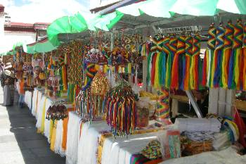 Υπαίθρια αγορά στη Λάσα
