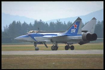 Χαρακτηριστικό δείγμα των νέων όπλων είναι η εκδοχή του καταδιωκτικού MiG-31, που χαρακτηρίζεται ο ρωσικός «εξολοθρευτής των δορυφόρων»