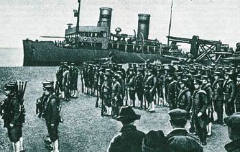 Με τη λήξη του Παγκοσμίου Πολέμου, οι χώρες της Αντάντ δυνάμωσαν την επέμβασή τους εναντίον της σοβιετικής δημοκρατίας. Η φωτογραφία είναι από την απόβαση των ιαπωνικών στρατευμάτων στο Βλαδιβοστόκ το 1918