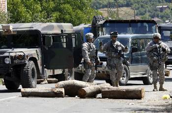Οι τελευταίες εξελίξεις στο Κοσσυφοπέδιο «παγώνουν» και τα υποτιθέμενα σχέδια για τη μείωση κατά 50% της ΝΑΤΟικής δύναμης KFOR στην περιοχή...
