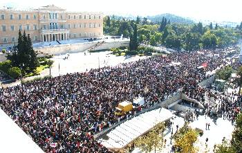 Η μεγαλειώδης συγκέντρωση του ΠΑΜΕ στο Σύνταγμα στη 48ωρη απεργία τον Οκτώβρη του 2011