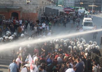 Κόντρα στην καταστολή ο τουρκικός λαός αντιστέκεται καθημερινά