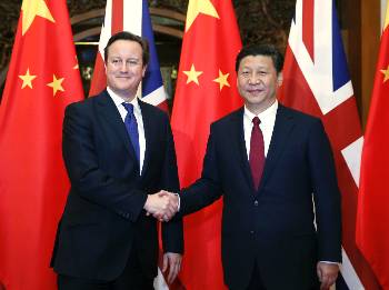 Πολλοί θεωρούν ότι η τελευταία επίσκεψη Κάμερον στην Κίνα (φωτό) αποτύπωσε καθαρά το βρετανικό «ενδιαφέρον» για την ασιατική αγορά