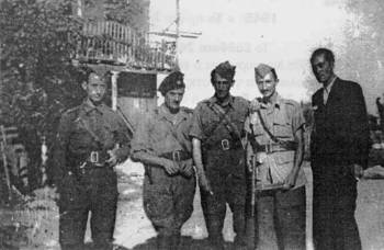 Μαχητές του ΕΛΑΣ στο Περιστέρι