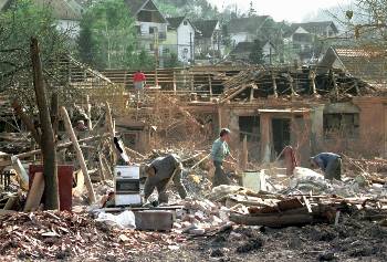 Από ΝΑΤΟική επίθεση στο Κάτσακ, τον Απρίλη του 1999