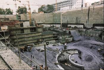 Από τα έργα κατασκευής του χώρου στάθμευσης το 2000