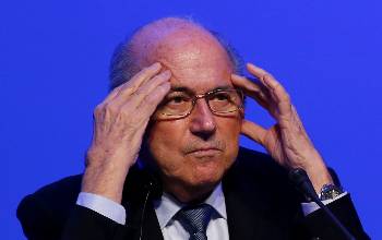 Στο επίκεντρο των εξελίξεων στη FIFA βρίσκεται ο πρόεδρός της, Ελβετός Ζεπ Μπλάτερ